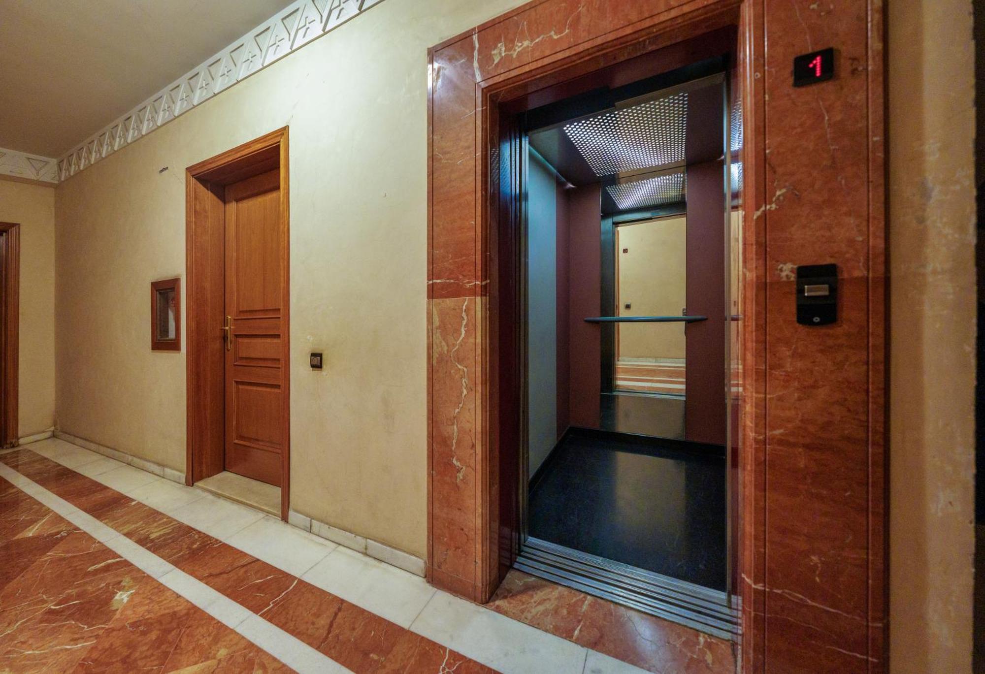 Appartement Haut Standing Gueliz Plaza Avec Vue 马拉喀什 外观 照片